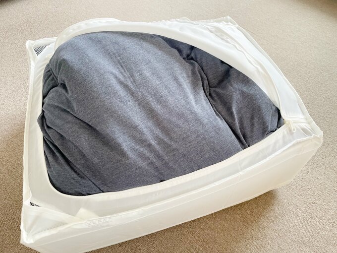 布団を圧縮するスクッブ