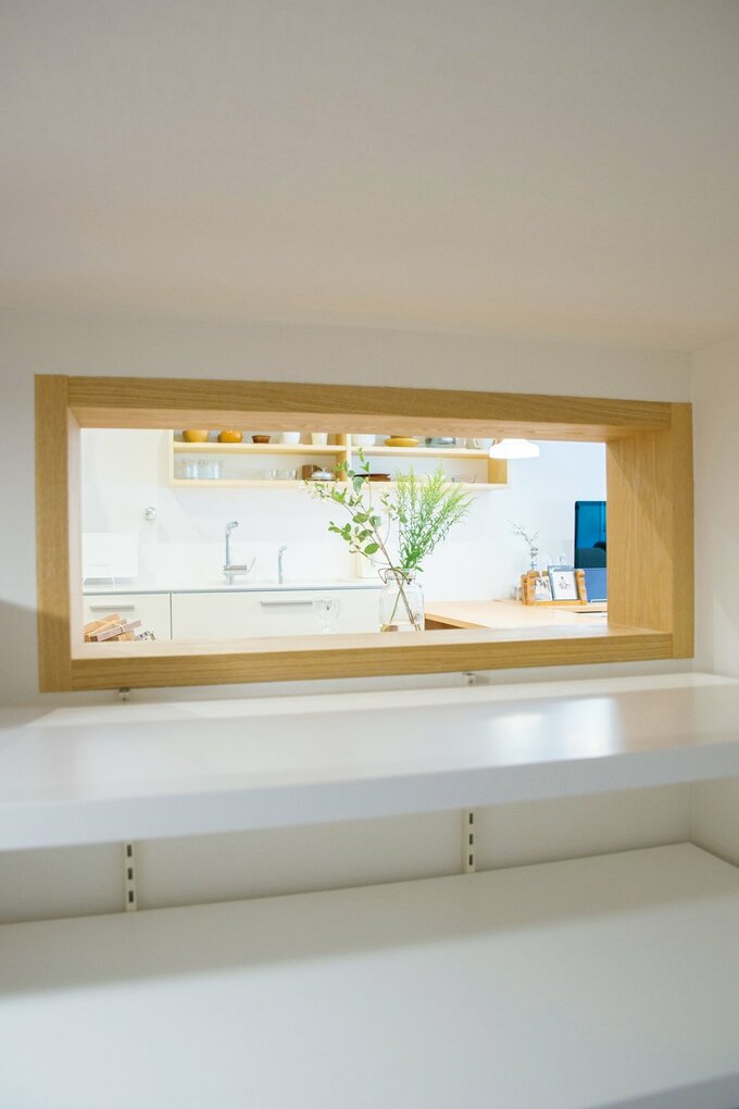 ロフト下の壁に設けた小さな開口