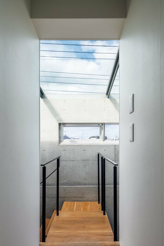 2階廊下から見たトップライト