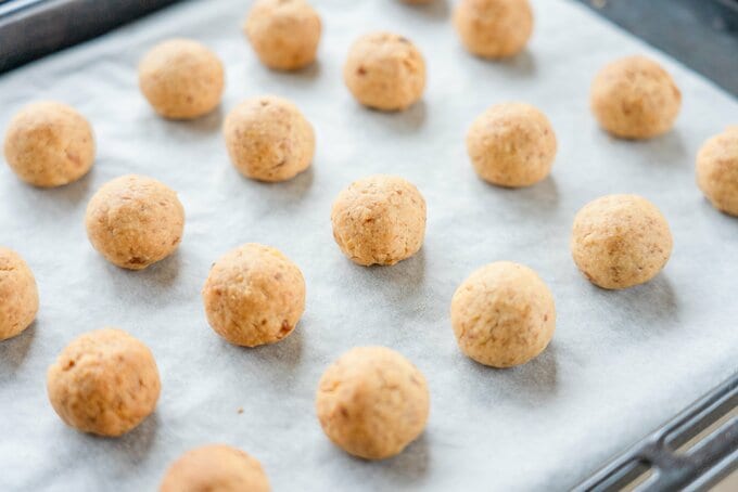 焼きあがったクッキー生地