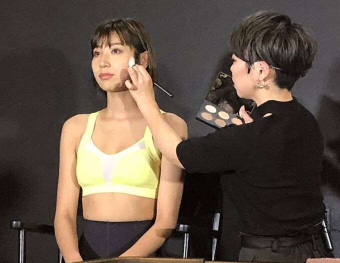 「コントアーメイク」