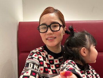 元汚部屋・平野ノラさん「子ども服はリビング収納」。お譲りして持ちすぎず、おそろいを楽しむ