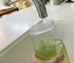 麦茶づくりをラクにするコツ。「煮出す」という名もなき家事は不要だった