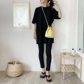 ユニクロ・エアリズムのレギンス990円。ぴったりしすぎずラクちん