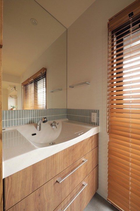 リビング奥の洗面スペース