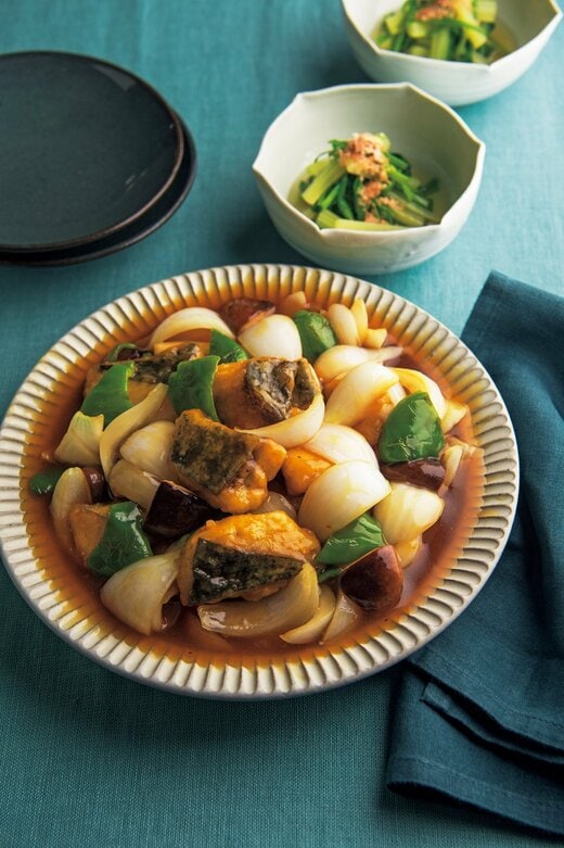 新タマネギとサワラの甘酢炒め／セリとセロリのさっと煮