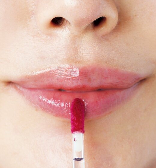 リップを塗る