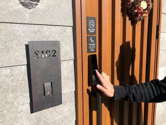 非接触式のドア