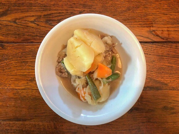 肉ジャガと牛肉とタマネギのショウガ煮