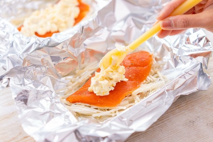 ホイルに材料を入れる