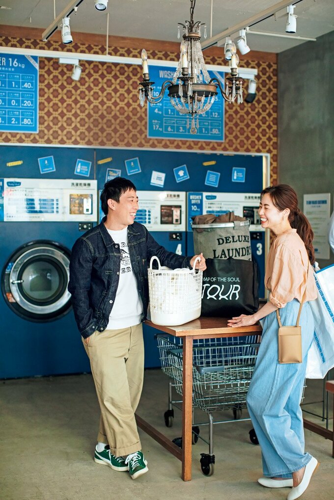 きれい色トップスで旬コーデ