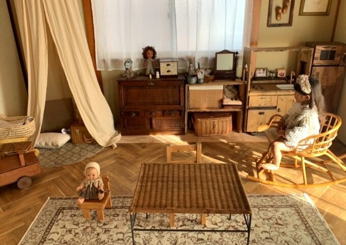 ラタンのテーブル