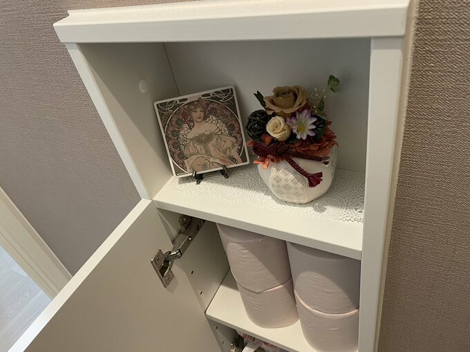 トイレの壁を使った収納