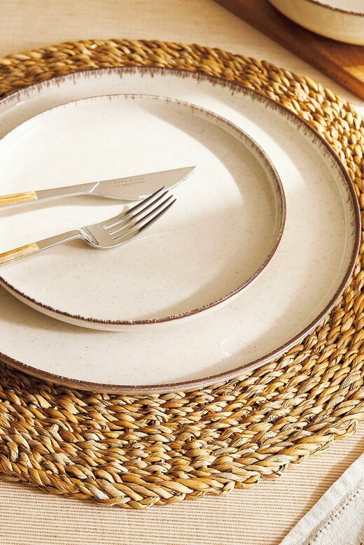 食器とランチョンマット