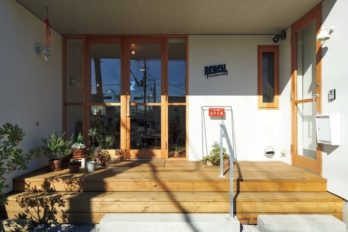 店舗のエントランス回り