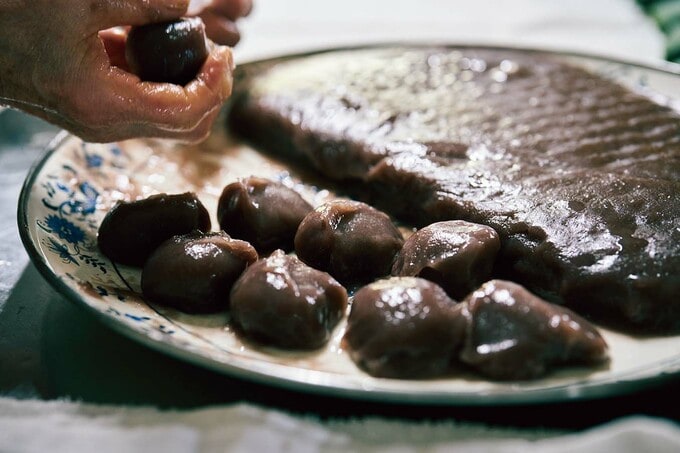 笹餅つくり途中