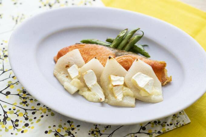 ナシと生鮭、チーズのオーブン焼き