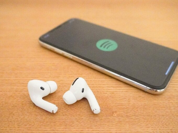 スマホとイヤホン