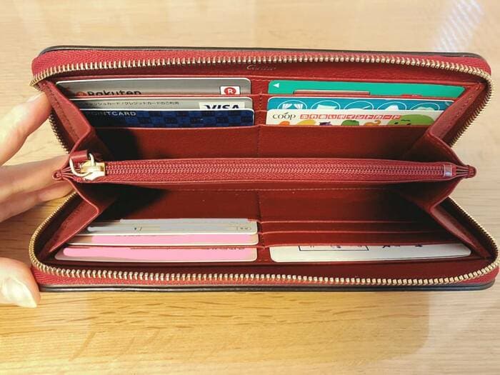 貯まる人のすっきり財布。不用品を捨ててカードを厳選するコツ 