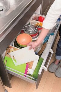 まな板は取り出しやすい。シンク下の引き出しに。