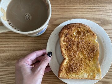 朝食は365日「チーズトースト」。家族分はビュッフェ形式にして手間ゼロに