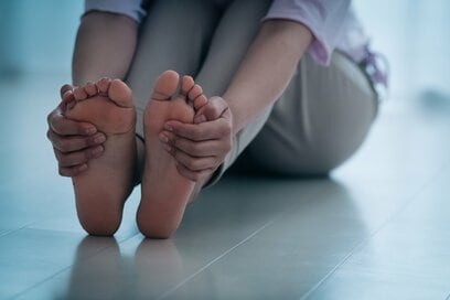 水虫は高温多湿が大好き。24時間以内に足を洗い流すのが予防のカギ