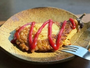 旬のナスを丸ごと1本ぺろり！「爆速オムレツ」レシピ。ボリューミーでメインおかずにもピッタリ