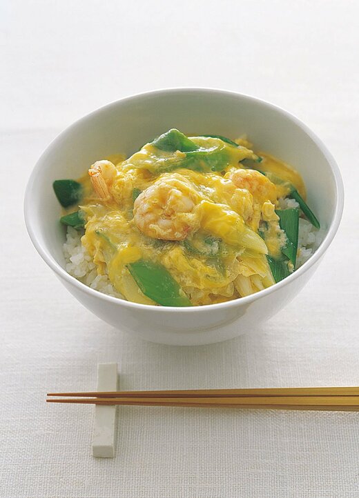 ごはんに乗せた卵とじ