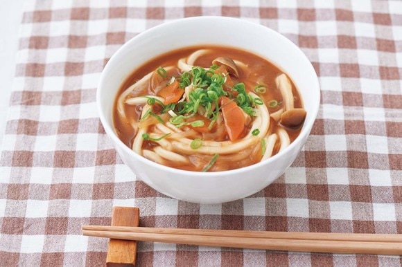 カレーをリメイクしてコクうまカレーうどんに変身