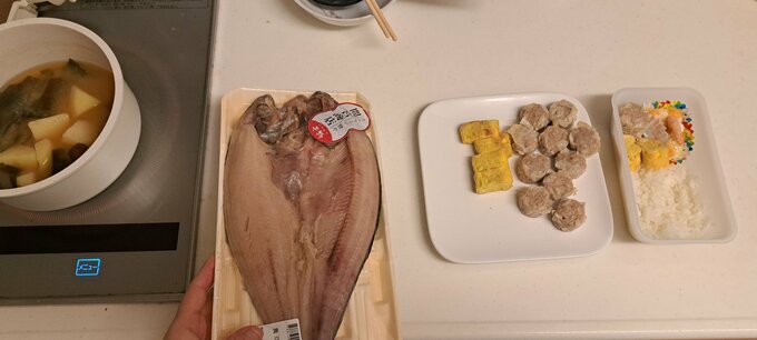 お弁当をつくっているところ