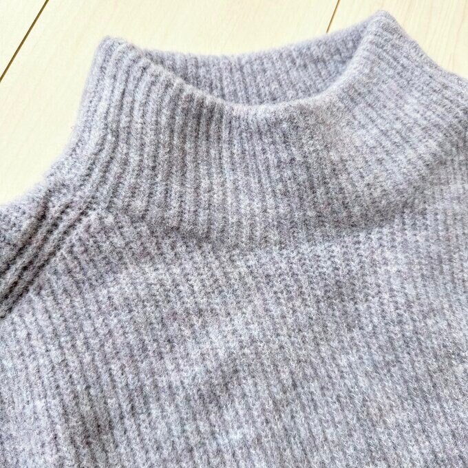 セーター首元