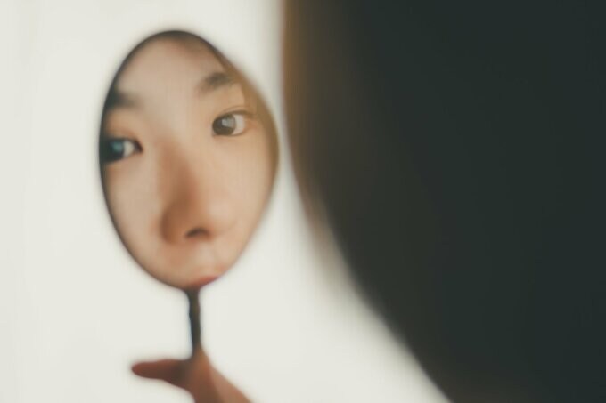 自己肯定感に悩むイメージ画像