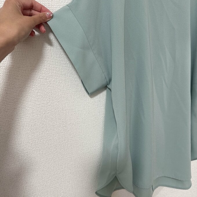 GU　990円ブラウス　グリーン　