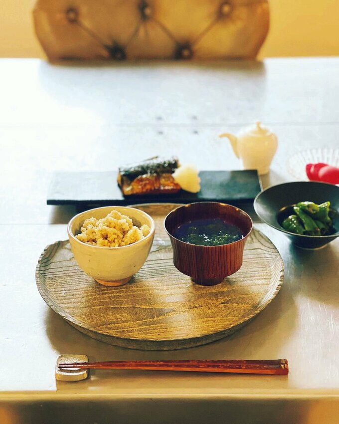 玄米ご飯と汁物