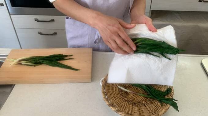 キッチンペーパーで水気をとる