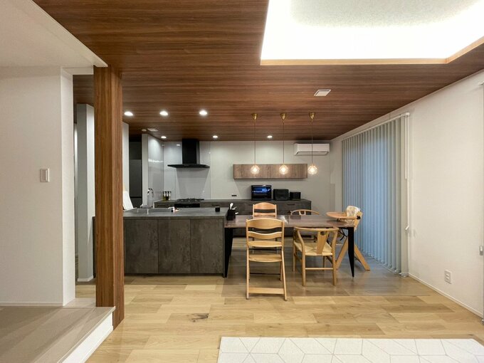 リビングから見たキッチン