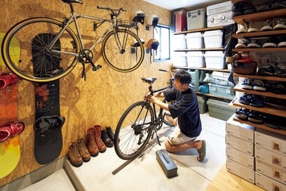 10年暮らした戸建てをリノベ。LDKを1階から2階へ、食事もできるルーフバルコニーも