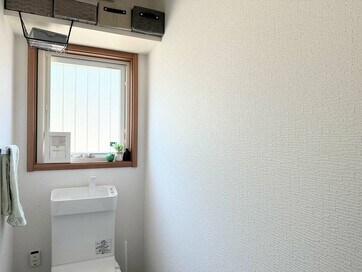 5年住んで実感、「つけて＆なくて」後悔の窓の数々。わが家のトイレはサウナ室!?
