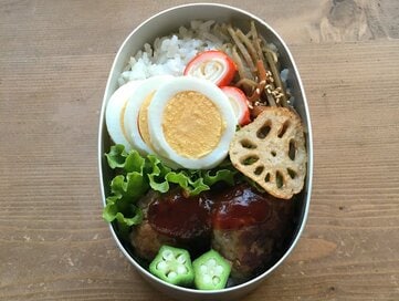 ラクなのに見栄えのいいお弁当。時短ポイントは冷凍枝豆やナポリタン