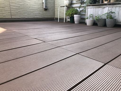 収縮を繰り返し盛り上がってしまったデッキ部分