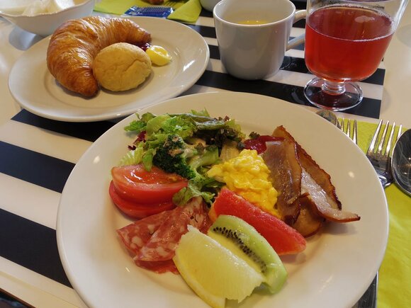 北欧でポピュラーなフルーツ、リンゴンベリーのジュースとジャムもいただきました