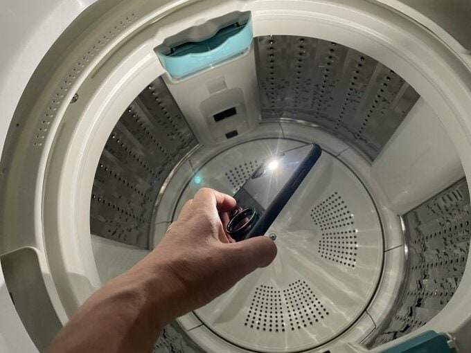 スマホの懐中電灯でチェック