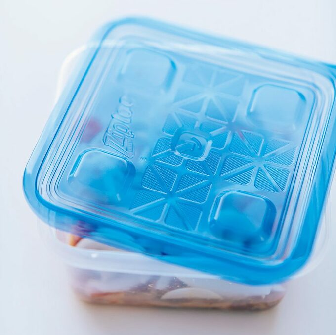 コンテナにフタ