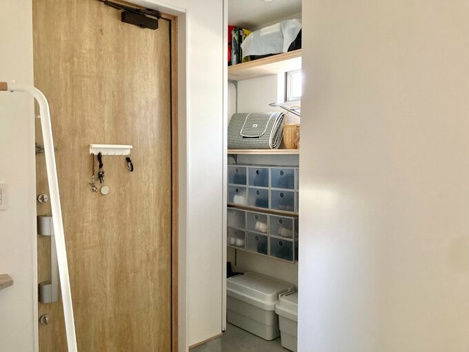 1畳ほどの広さのシューズクローク