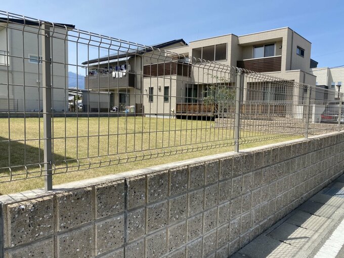 近所からの見とおしがよい庭