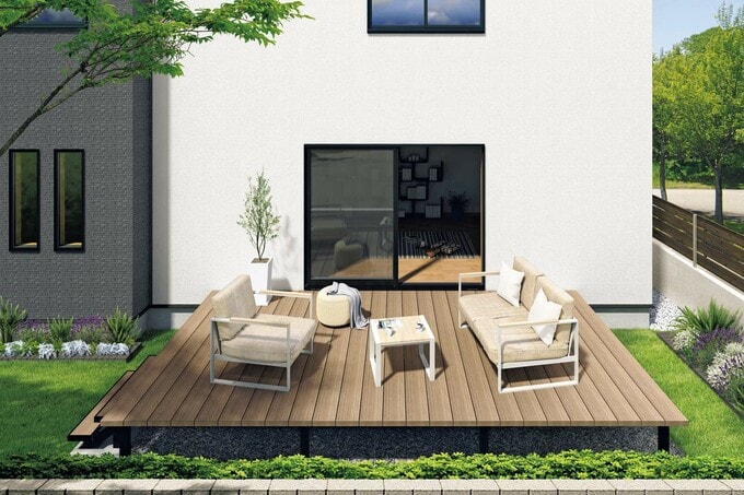 三協アルミの「ひとと木キュアーズデッキ」