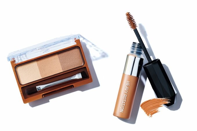 ＜左から＞セザンヌ ノーズ&アイブロウパウダー、キスミー ヘビーローテーションカラーリングアイブロウEX