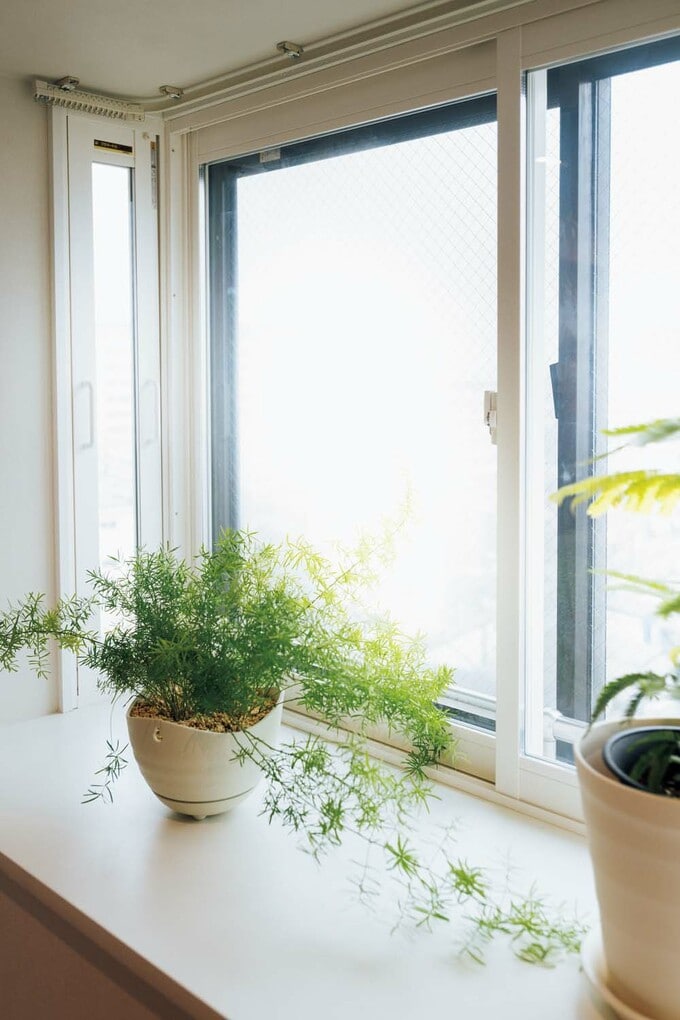 出窓の形どおりのインナーサッシ