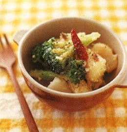 ブロッコリーとポテトのアンチョビ炒め