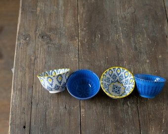 100均でポーリッシュポタリー風の器まで買えます!!魅惑の100円食器3選